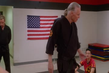 Cobra Kai 2021 S04 Minefields Episode 7 in hindi thumb