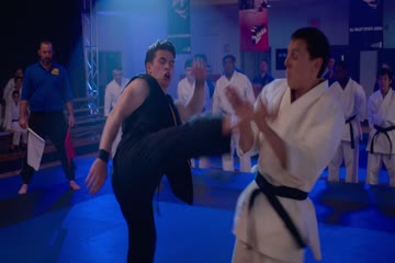 Cobra Kai 2021 S04 The Rise Episode 10 in hindi thumb